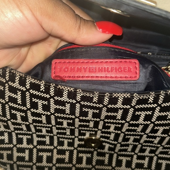 Tommy Hilfiger Black Crossbody Bag with Gold Details - Picture 2 of 9